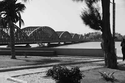 Stahlbrücke Pont Faidherbe in Saint-Louis, schwarz/weiß